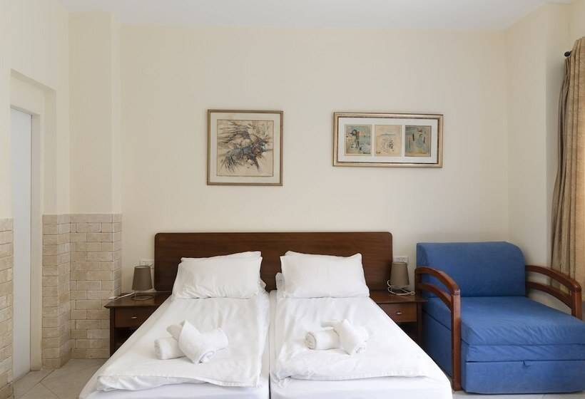 Номер Стандарт Трехместный, Port Inn