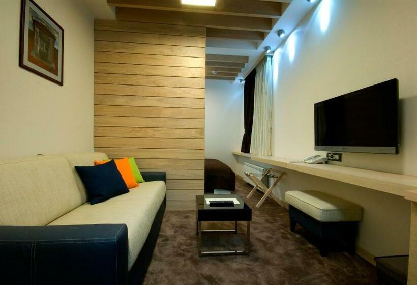 سوییت جونیور, Soa