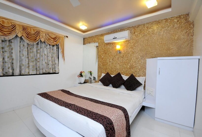 Номер Стандарт, Vyankatesh & Pure Veg Restaurant