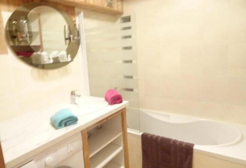 اتاق استاندارد سه نفره, Apart Hotel & Spa La Destière
