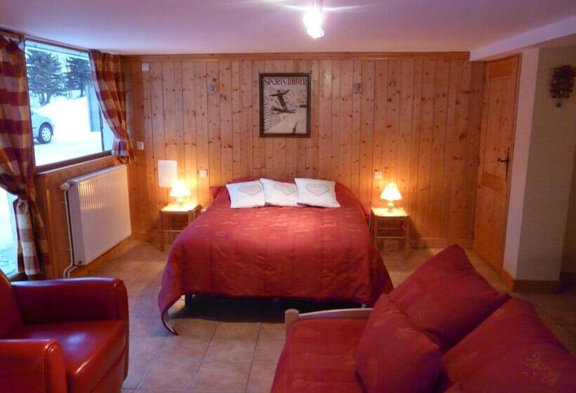 スタンダード4人部屋, Auberge Des Montauds