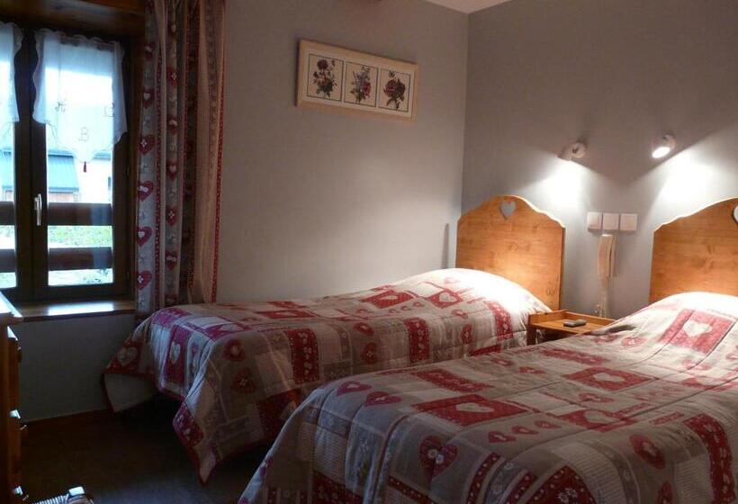 スタンダード4人部屋, Auberge Des Montauds