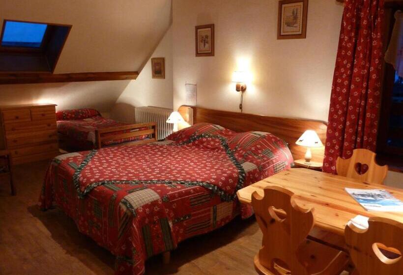 Четырехместный Номер Стандарт, Auberge Des Montauds