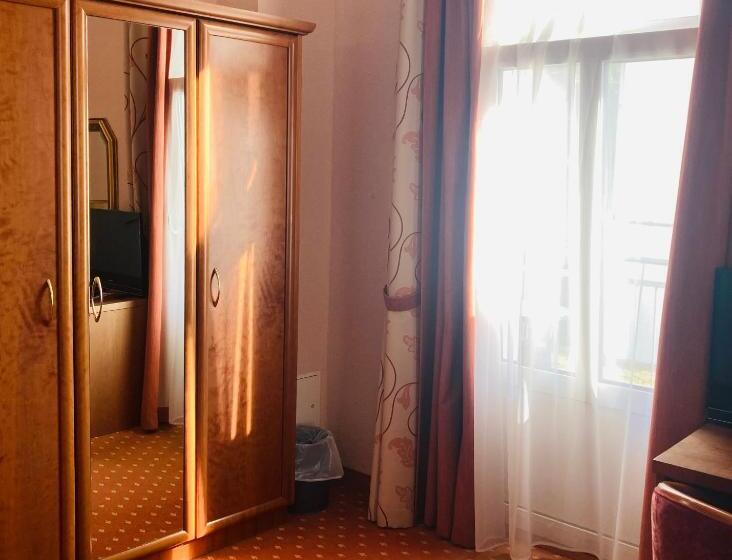 Номер Стандард Боковой Вид на Море с Балконом, Germania