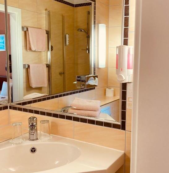 Полулюкс с Балконом, Germania