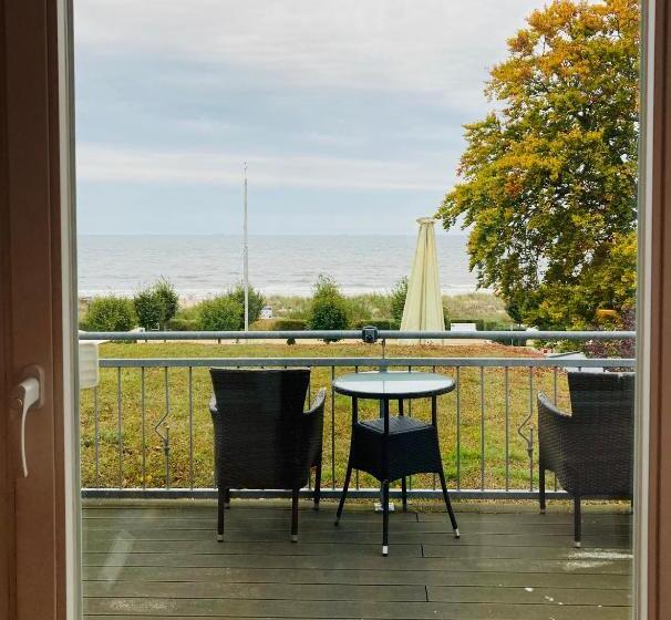 Полулюкс с Балконом, Germania