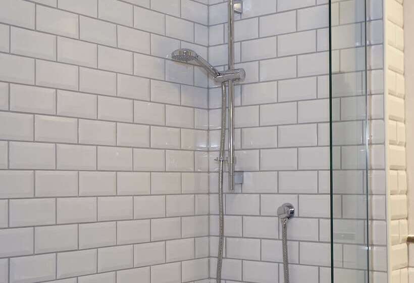 스탠다드 룸, Greswolde Arms By Chef & Brewer Collection