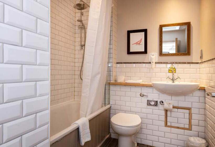 스탠다드 룸, Greswolde Arms By Chef & Brewer Collection