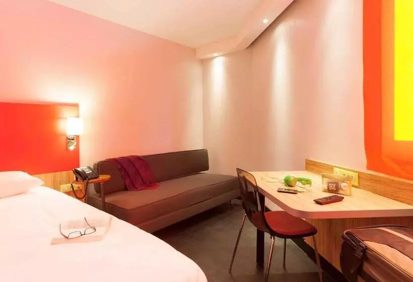 Standard Kolmen Hengen Huone, Ibis Styles Romans Valence Gare Tgv