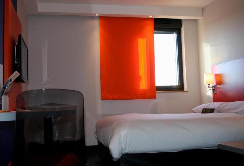 חדר סטנדרט לשלושה, Ibis Styles Romans Valence Gare Tgv
