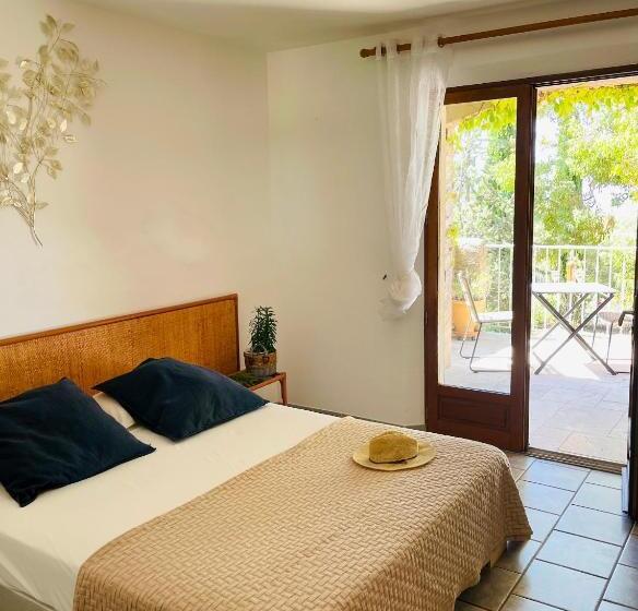 Номер Стандарт, Le Mas Des Collines