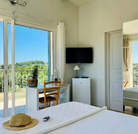 Номер Deluxe, Le Mas Des Collines