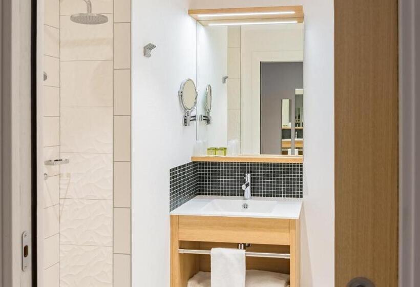 חדר סופריור, Logis Grand Hôtel Des Bains