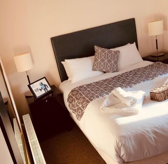 غرفة ديلوكس, The Swan