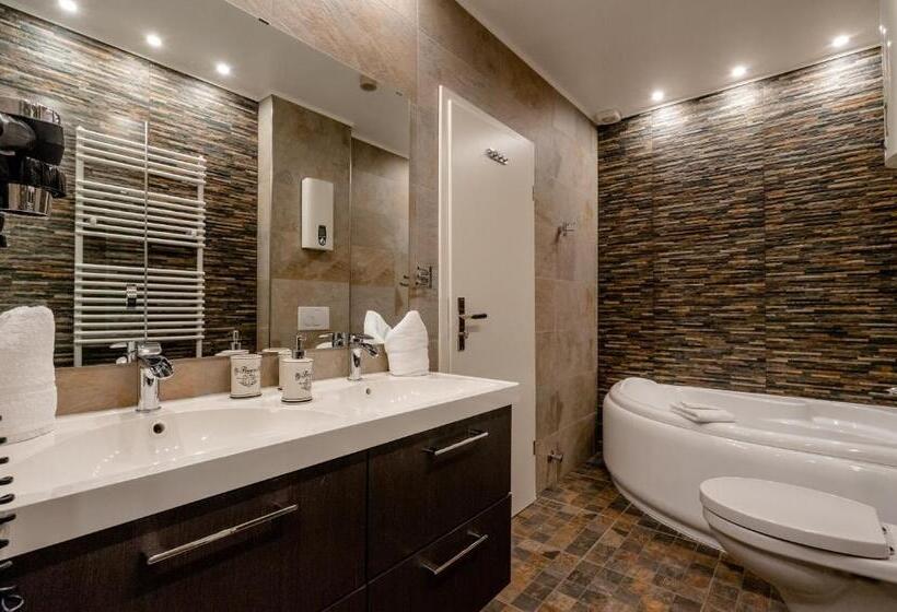 豪华房间, Von Stephan