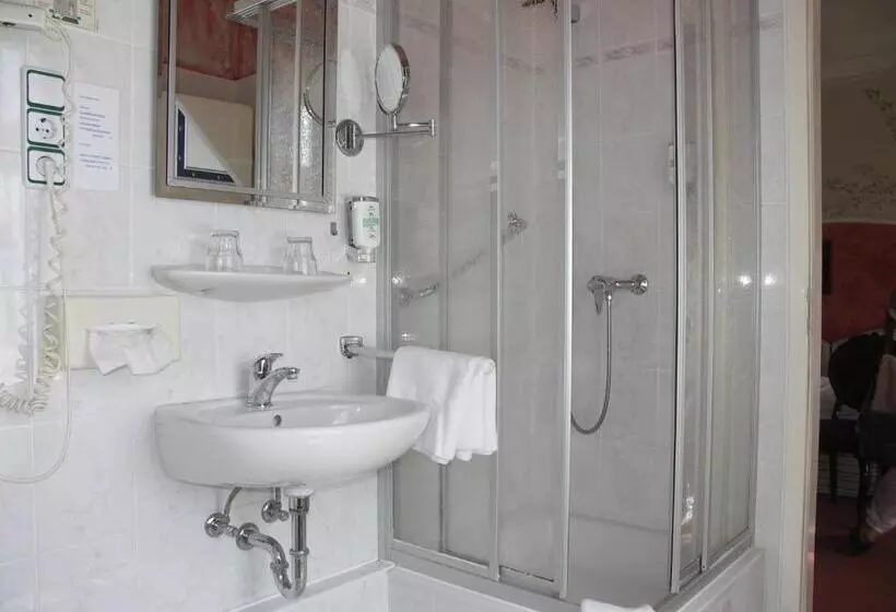 Standard Room, & Restaurant ,,zur Alten Oder In Frankfurt Oder