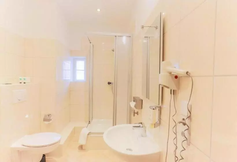 Standard Room, & Restaurant ,,zur Alten Oder In Frankfurt Oder