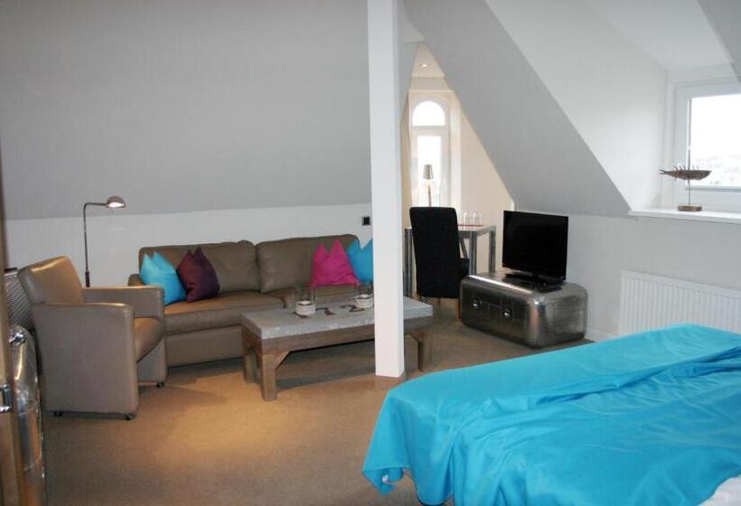 标准三人间, Villa 54° Nord