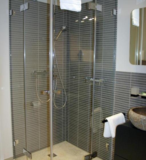 标准三人间, Villa 54° Nord