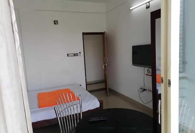 バルコニー付き１ベッドルームアパートメント, Green Garden Apartments