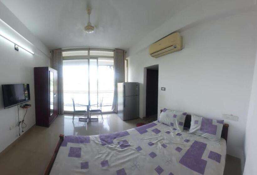 带1个卧室的带阳台的公寓, Green Garden Apartments