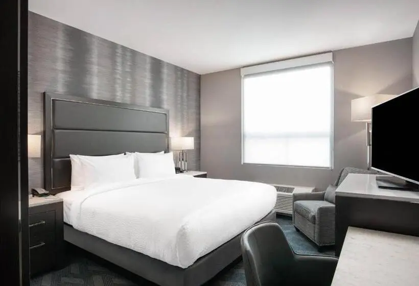 キングサイズベッドのスタンダードルーム, Fairfield Inn & Suites By Marriott Boston Logan Airport/chelsea