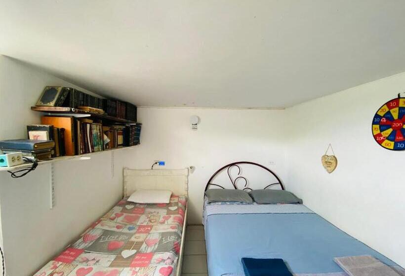 Семейный Номер, Casa Feliz Hostal