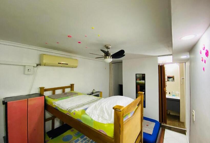 Семейный Номер, Casa Feliz Hostal