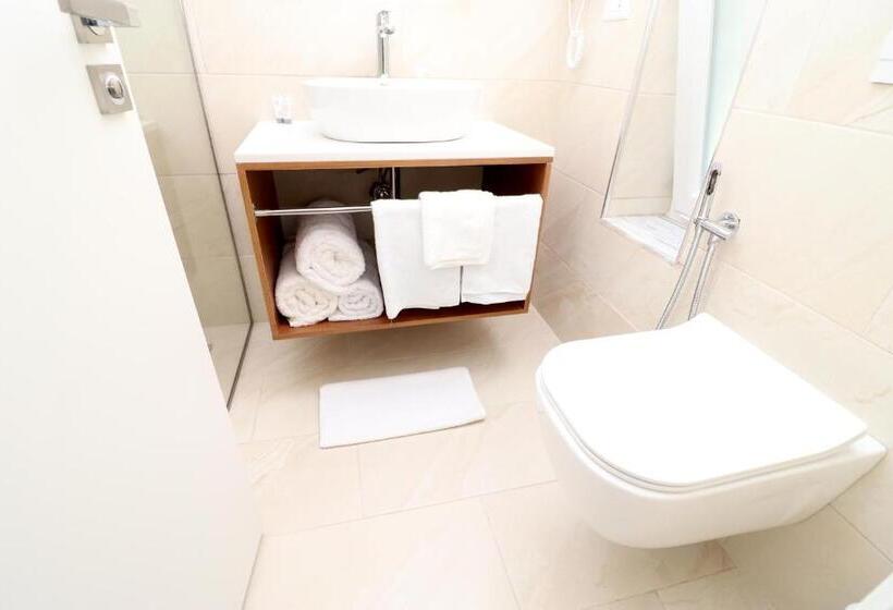 חדר סטנדרט לשלושה, Vila Elarad