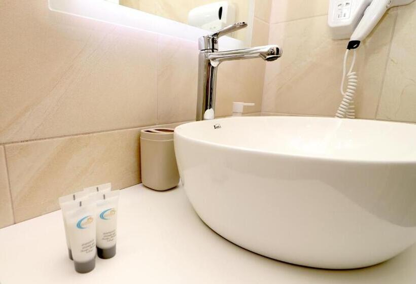 חדר סטנדרט לארבעה נוף לים, Vila Elarad