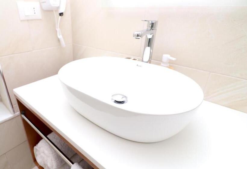 חדר דלוקס לשלושה, Vila Elarad