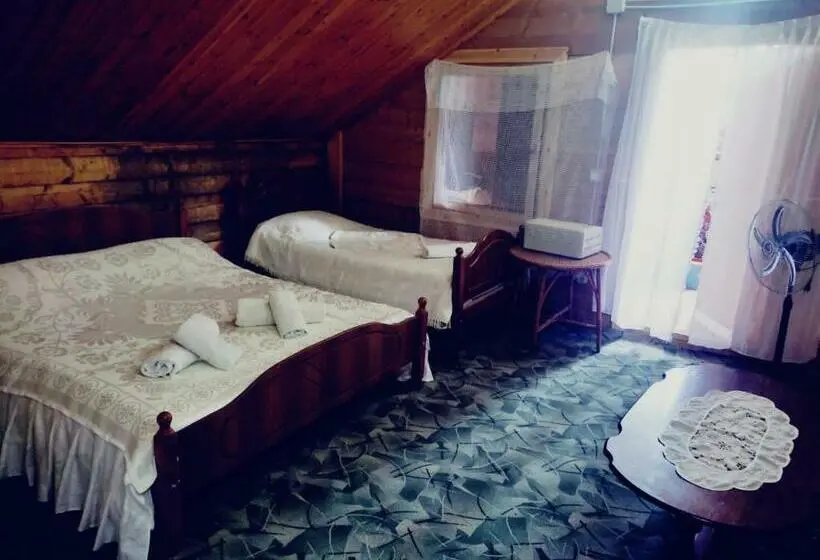 ファミリールーム, Guest House Astrit Villi