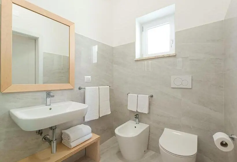 Superior Neljän Hengen Huone, Ammarèa B&b