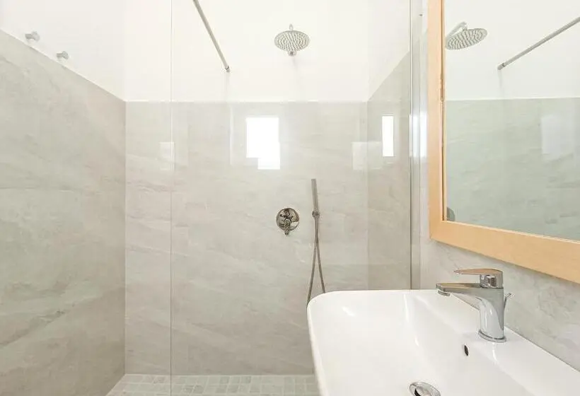 Superior Neljän Hengen Huone, Ammarèa B&b
