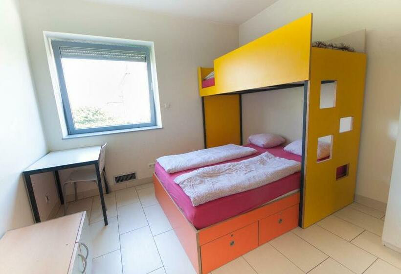 اتاق استاندارد با سرویس بهداشتی مشترک, Simbol Rooms With Free Private Parking