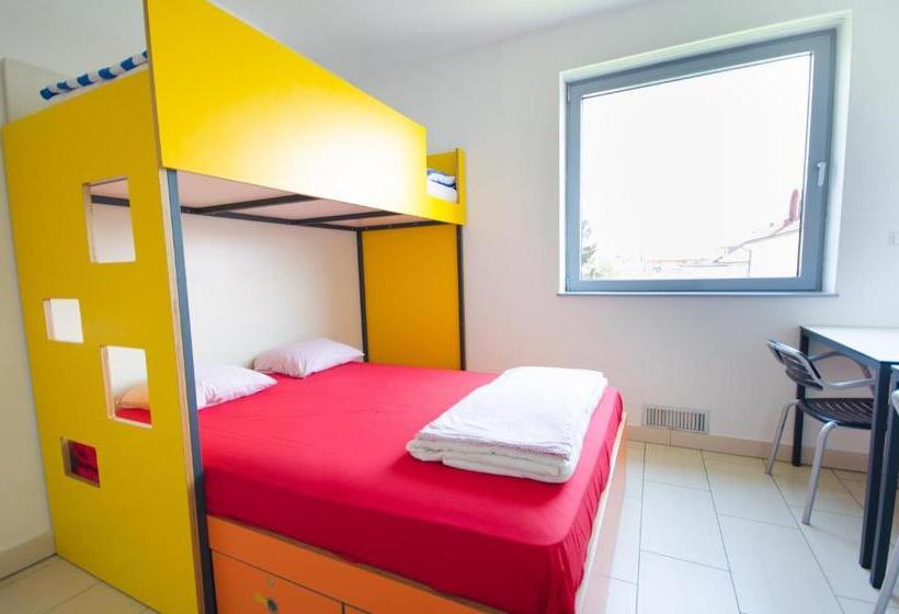 اتاق استاندارد سه تخته با سرویس بهداشتی مشترک, Simbol Rooms With Free Private Parking