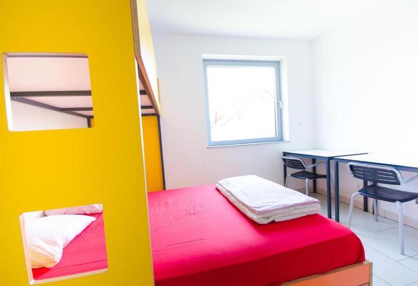 اتاق استاندارد سه تخته با سرویس بهداشتی مشترک, Simbol Rooms With Free Private Parking