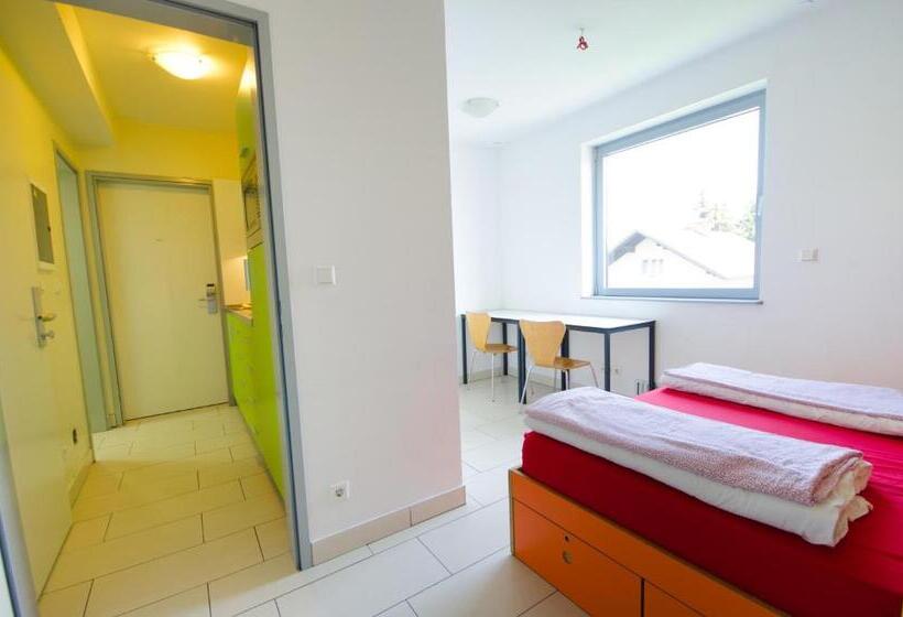 اتاق استاندارد سه تخته با سرویس بهداشتی مشترک, Simbol Rooms With Free Private Parking