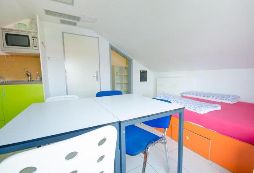 استودیوی استاندارد, Simbol Rooms With Free Private Parking