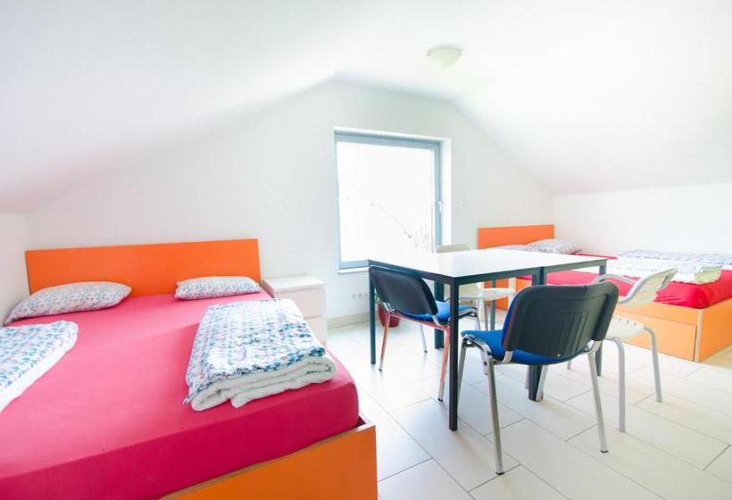 استودیوی استاندارد, Simbol Rooms With Free Private Parking