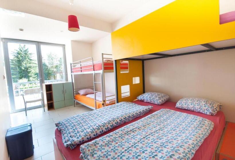Bed in Shared Room with Shared Bathroom, Simbol Rooms With Free Private Parking