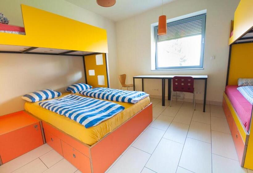 Bed in Shared Room with Shared Bathroom, Simbol Rooms With Free Private Parking