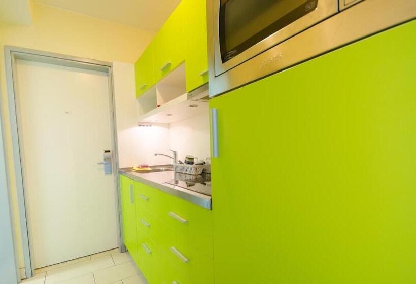 اتاق استاندارد سه تخته با سرویس بهداشتی مشترک, Simbol Rooms With Free Private Parking