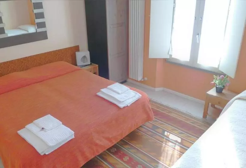 اتاق استاندارد سه نفره, Casa Munay