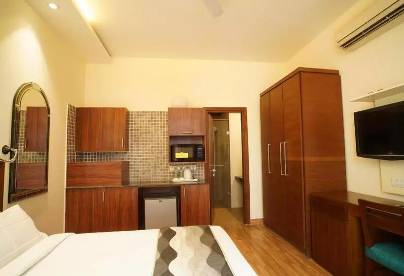 Deluxe Suite King Bed, Uds Villa Scandinavian B&b Next To Vfs