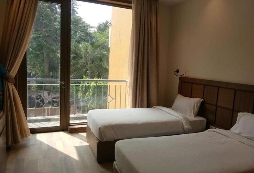 Номер Стандарт с Балконом, Uds Villa Scandinavian B&b   Next To Vfs