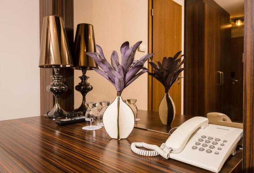 标准间, Duna Garden