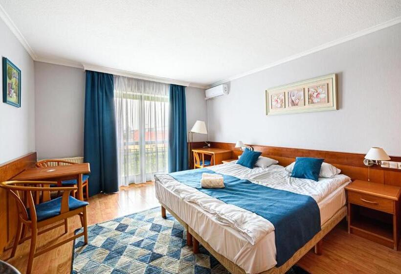 Апартаменты 1 Спальня, Holiday Club Apartman