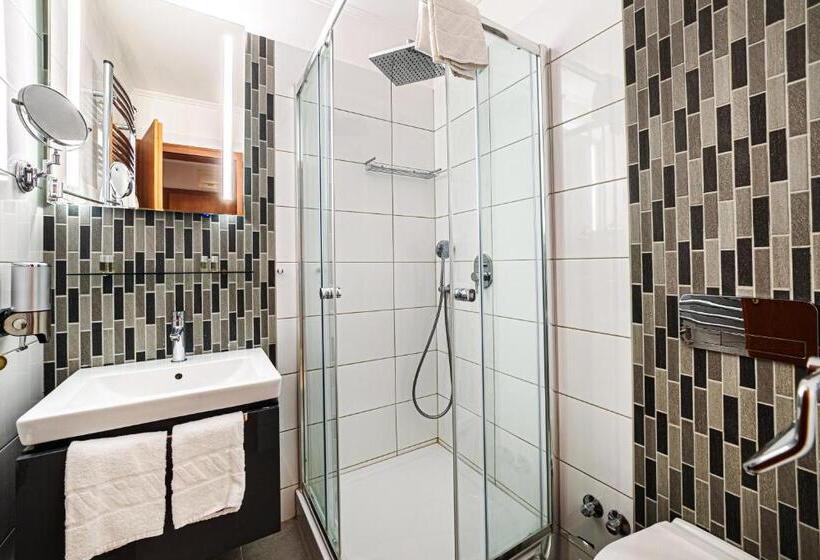 Апартаменты Deluxe 1 Спальня, Holiday Club Apartman