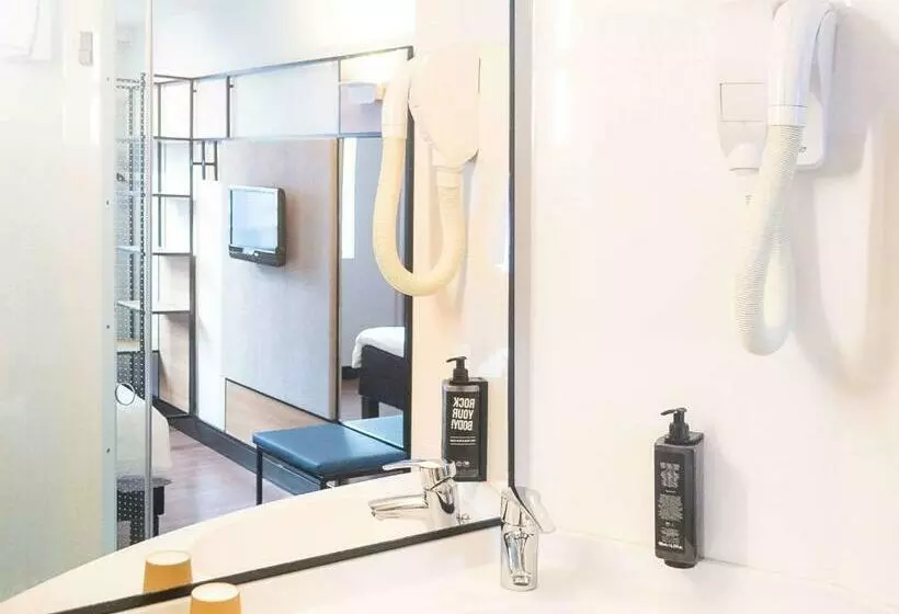 身障者適用スタンダードルーム, Ibis Paris Cdg Airport